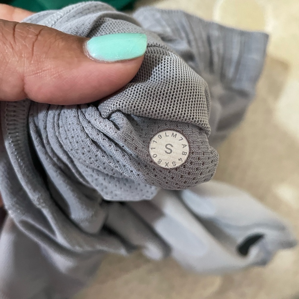 Lululemon men’s Gray men’s Shorts - Picture 2 of 11